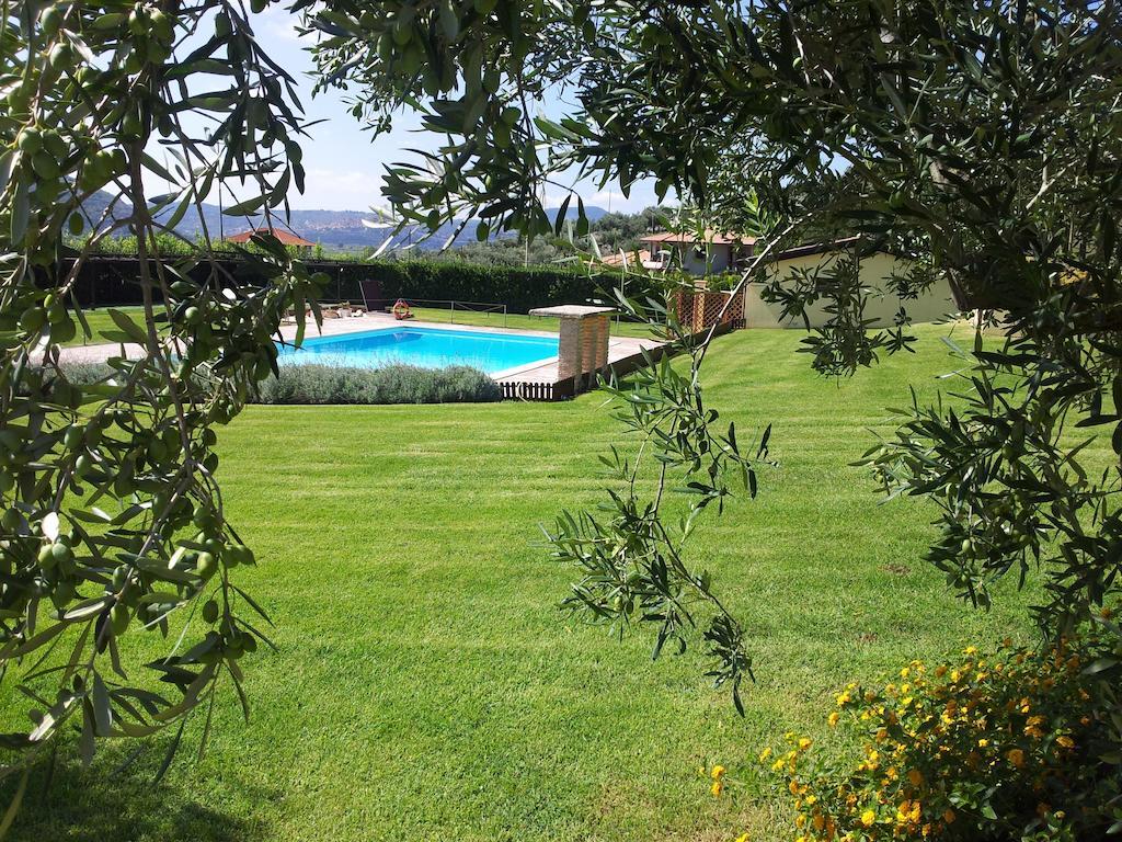 Hotel Piscina La Suite Prossedi 外观 照片
