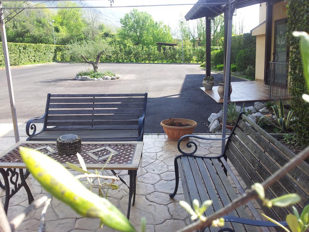 Hotel Piscina La Suite Prossedi 外观 照片