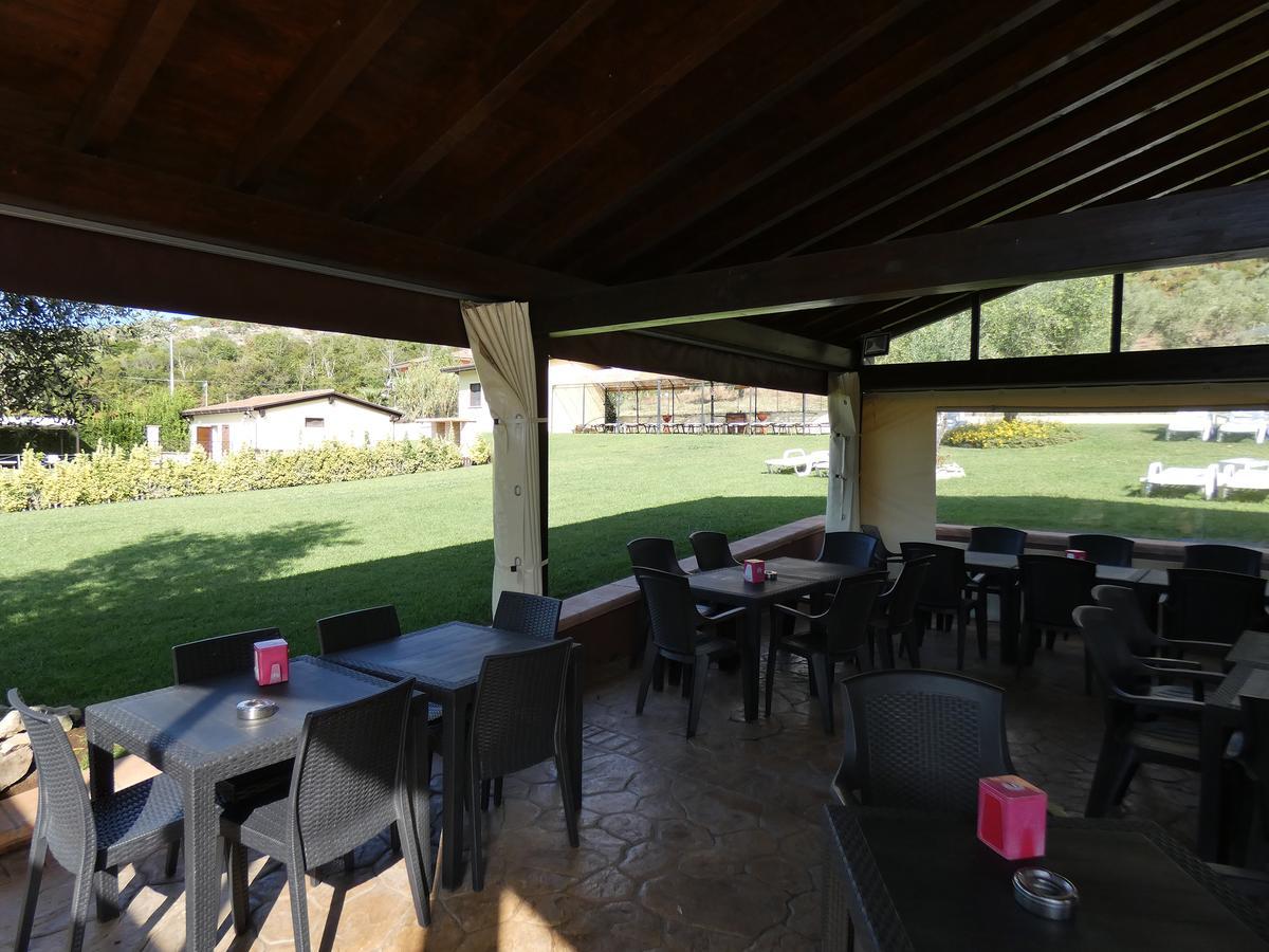 Hotel Piscina La Suite Prossedi 外观 照片